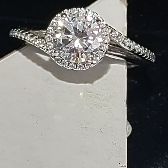 Cathedral Setting Cubic Zirconia 925 Silver Ring - Picture 1 of 7